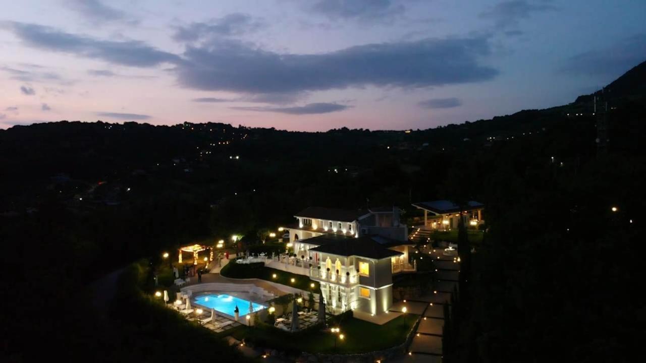 Tenuta Santo Stefano Azienda Agrituristica Santo Stefano del Sole Zewnętrze zdjęcie